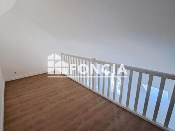 Location Appartement 3 pièces 37.45 m² - 7 RUE DE L'HOTEL DE VILLE Juziers 78820