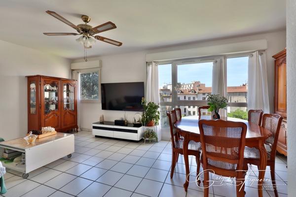 APPARTEMENT FAMILIAL 79 m² – 4 PIÈCES – 3 CHAMBRES – GRAND GARAGE – GRAND JARDIN – RÉSIDENCE CALME AVEC ASCENSEUR – SAINT-ÉTIENNE