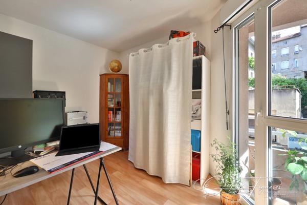 APPARTEMENT FAMILIAL 79 m² – 4 PIÈCES – 3 CHAMBRES – GRAND GARAGE – GRAND JARDIN – RÉSIDENCE CALME AVEC ASCENSEUR – SAINT-ÉTIENNE