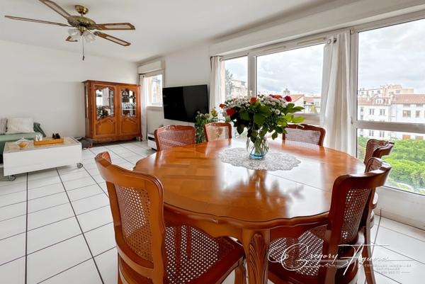 APPARTEMENT FAMILIAL 79 m² – 4 PIÈCES – 3 CHAMBRES – GRAND GARAGE – GRAND JARDIN – RÉSIDENCE CALME AVEC ASCENSEUR – SAINT-ÉTIENNE
