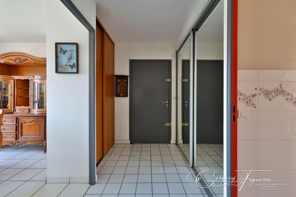 APPARTEMENT FAMILIAL 79 m² – 4 PIÈCES – 3 CHAMBRES – GRAND GARAGE – GRAND JARDIN – RÉSIDENCE CALME AVEC ASCENSEUR – SAINT-ÉTIENNE