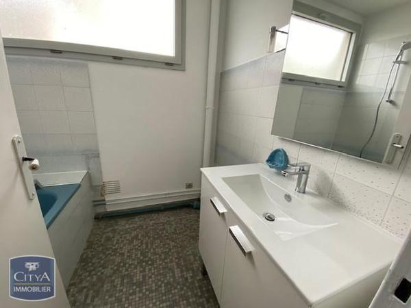 Appartement à louer 3 pièces 62.42m² Tours (37000)