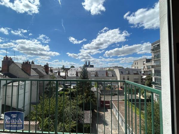 Appartement à louer 3 pièces 62.42m² Tours (37000)