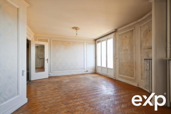 Appartement T4/5 avec vue dégagée – À rénover