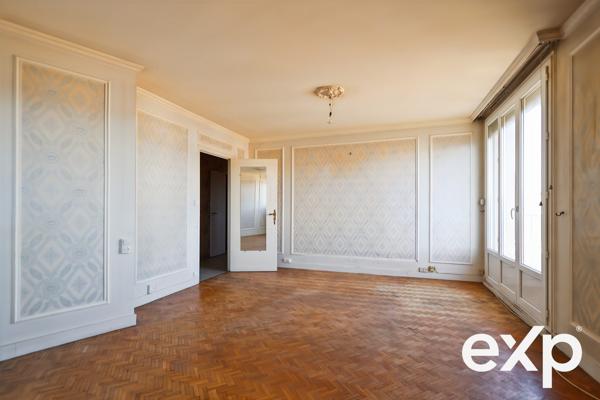 Appartement T4/5 avec vue dégagée – À rénover