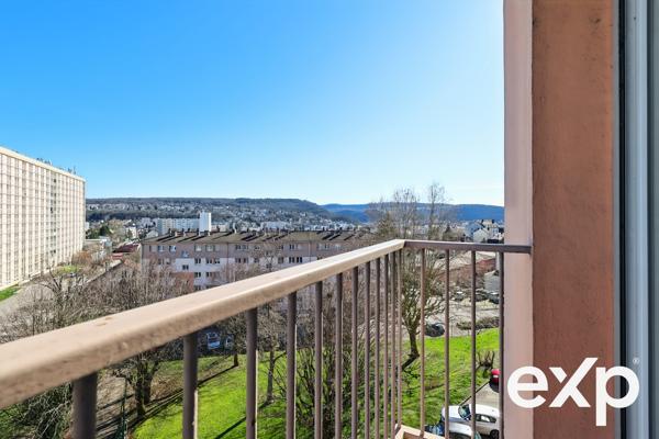 Appartement T4/5 avec vue dégagée – À rénover