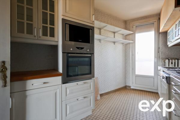 Appartement T4/5 avec vue dégagée – À rénover