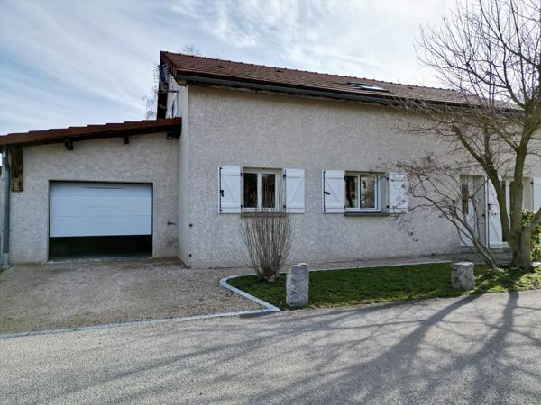 Grande maison avec 6 pièces à vendre à Clermont-Ferrand avec jardin et garage.