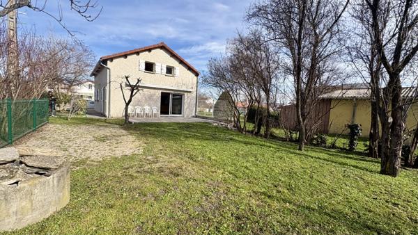Grande maison avec 6 pièces à vendre à Clermont-Ferrand avec jardin et garage.