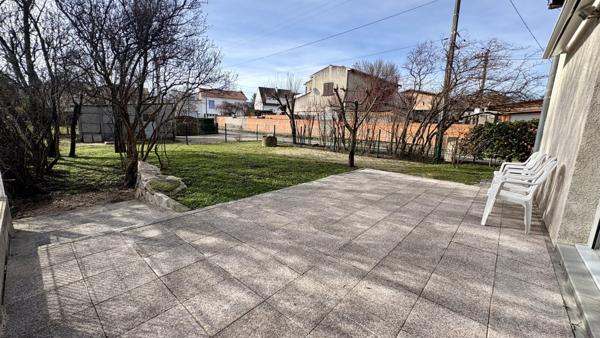 Grande maison avec 6 pièces à vendre à Clermont-Ferrand avec jardin et garage.