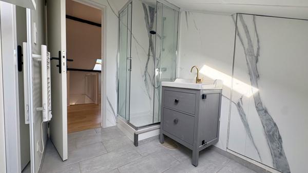 Grande maison avec 6 pièces à vendre à Clermont-Ferrand avec jardin et garage.