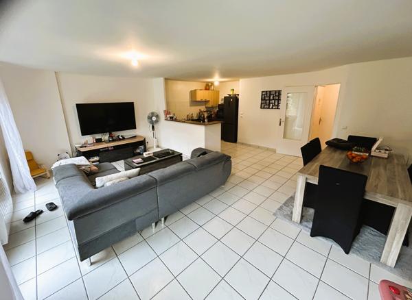 GRAND APPARTEMENT F3 DUPLEX EN RESIDENCE SECURISEE AVEC BALCON ET GARAGE BOX VENDU LOUE
