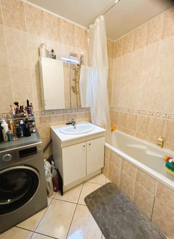 GRAND APPARTEMENT F3 DUPLEX EN RESIDENCE SECURISEE AVEC BALCON ET GARAGE BOX VENDU LOUE