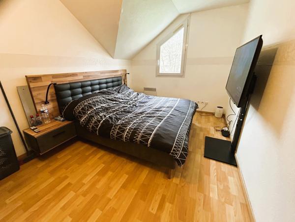 GRAND APPARTEMENT F3 DUPLEX EN RESIDENCE SECURISEE AVEC BALCON ET GARAGE BOX VENDU LOUE
