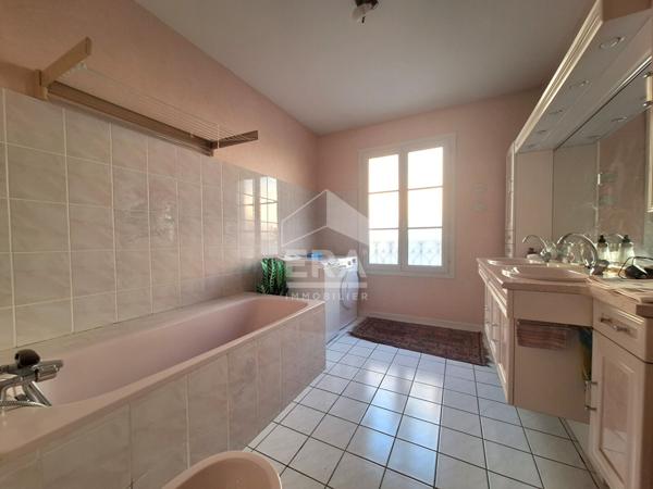 Le Mans - Gare Nord - Maison de caractère de 176 m² - 4 chambres - Garage - Jardin