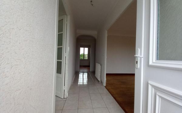 Appartement à louer    4 pièces •  Saint-Vallier