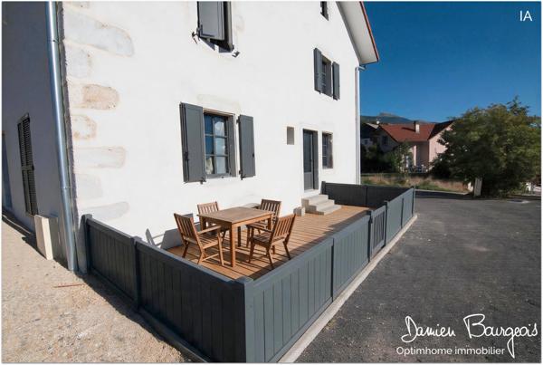 Maison mitoyenne brute avec fort potentiel d'environ 84 m² (110 m2 sol)