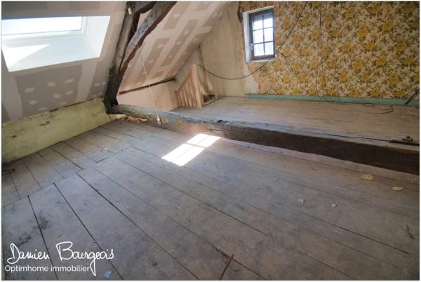 Maison mitoyenne brute avec fort potentiel d'environ 84 m² (110 m2 sol)
