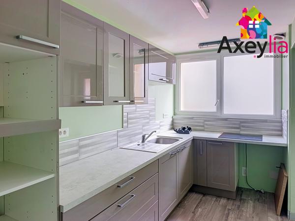 A VENDRE- RENAISON CENTRE- APPARTEMENT AVEC TERRASSE