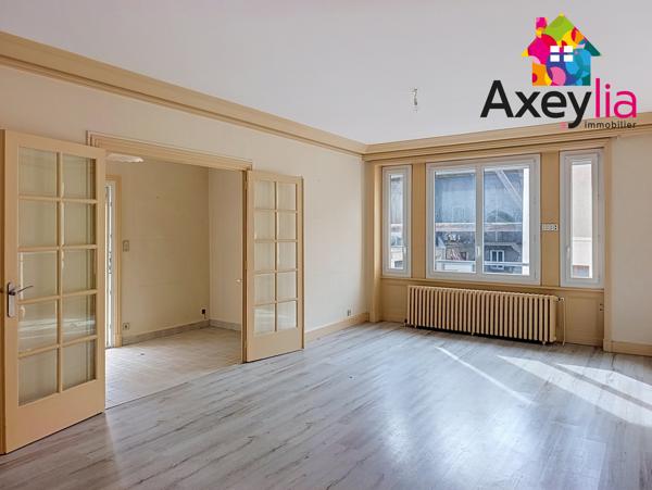 A VENDRE- RENAISON CENTRE- APPARTEMENT AVEC TERRASSE