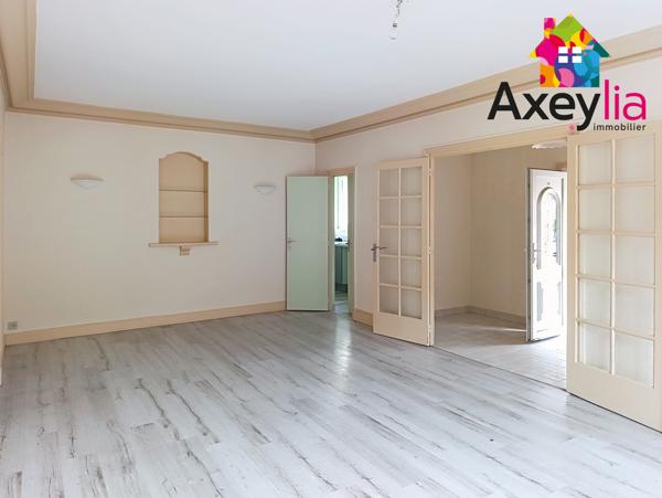 A VENDRE- RENAISON CENTRE- APPARTEMENT AVEC TERRASSE