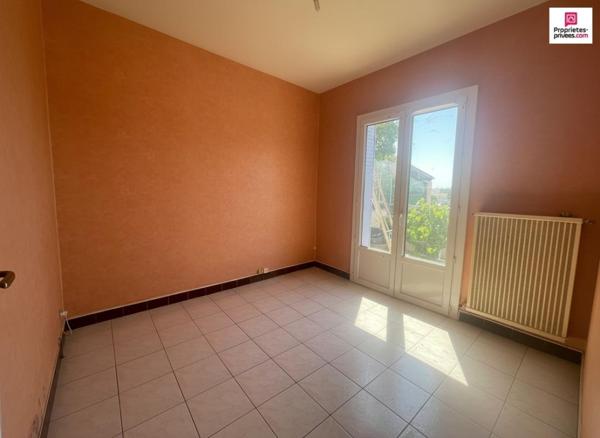 Maison avec garage de 95 m² et jardin