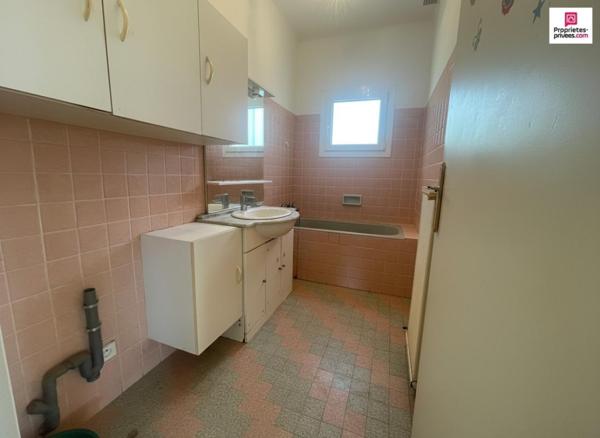 Maison avec garage de 95 m² et jardin