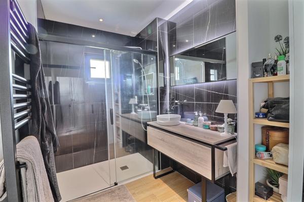 Le Relecq-Kerhuon (29480) LE RELECQ-KERHUON QUARTIER DU MOULIN BLANC MAISON CONTEMPORAINE DE 190 m2 BELLES PRESTATIONS