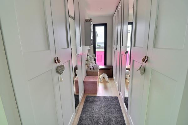 Le Relecq-Kerhuon (29480) LE RELECQ-KERHUON QUARTIER DU MOULIN BLANC MAISON CONTEMPORAINE DE 190 m2 BELLES PRESTATIONS