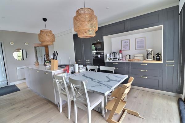 Le Relecq-Kerhuon (29480) LE RELECQ-KERHUON QUARTIER DU MOULIN BLANC MAISON CONTEMPORAINE DE 190 m2 BELLES PRESTATIONS