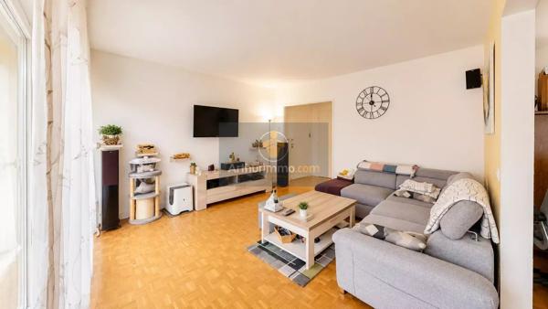 Vente                                                      Appartement
                        
                     5 pièces                      93 m2                     à Verneuil-sur-Seine