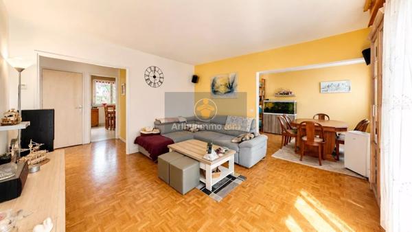 Vente                                                      Appartement
                        
                     5 pièces                      93 m2                     à Verneuil-sur-Seine