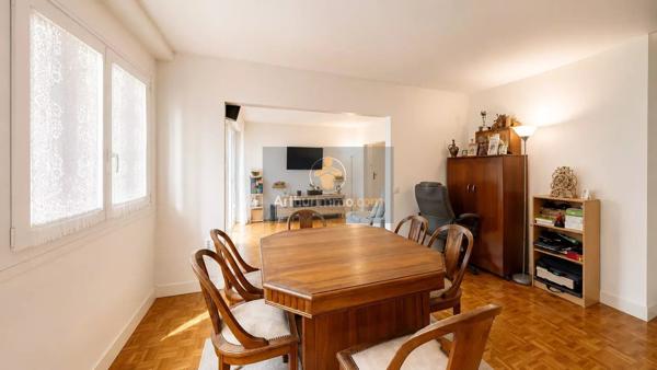 Vente                                                      Appartement
                        
                     5 pièces                      93 m2                     à Verneuil-sur-Seine