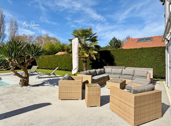 Villa familiale élégante - Claye-Souilly/Seine et Marne – 5 chambres dont 2 suites – piscine chauffée – grand jardin sans vis-à-vis – deux garages - calme