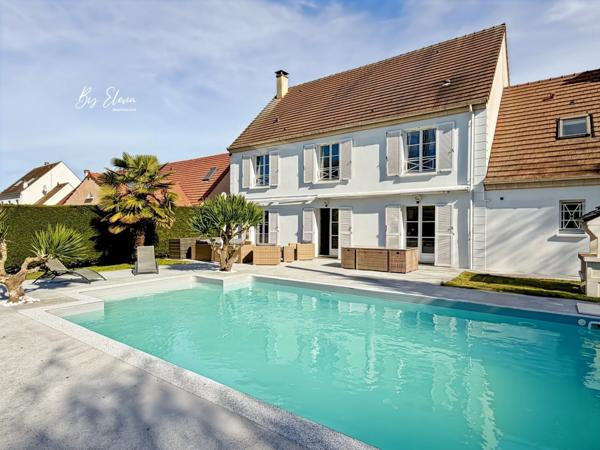 Villa familiale élégante - Claye-Souilly/Seine et Marne – 5 chambres dont 2 suites – piscine chauffée – grand jardin sans vis-à-vis – deux garages - calme