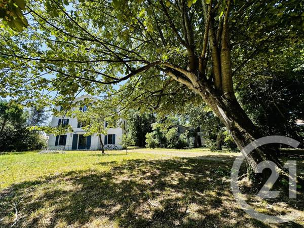 Maison à vendre  5 pièces - 249,10 m2 FOURAS - 17