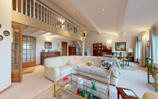 Appartement à vendre    6 pièces • 168,20 m2 Lyon 4