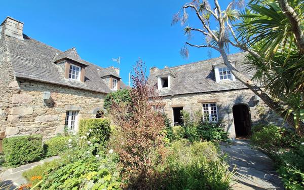 Maison à vendre    9 pièces •  Locquirec