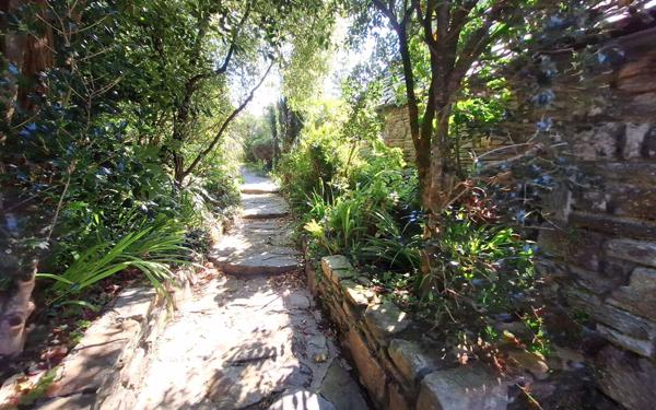 Maison à vendre    9 pièces •  Locquirec