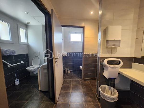 Local commercial de 1 200 m²