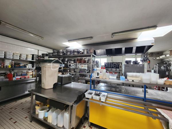 Local commercial de 1 200 m²