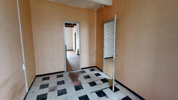 T3 lumineux avec terrasse + grenier aménageable de 28 m²