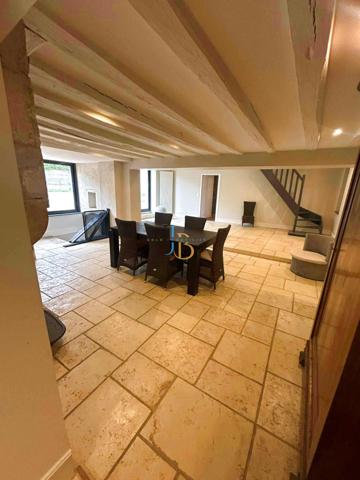 Saint-Éloy-de-Gy (18110) Charmante Longère Rénovée 160 m² habitables jardin paysagé de 1 300 m²