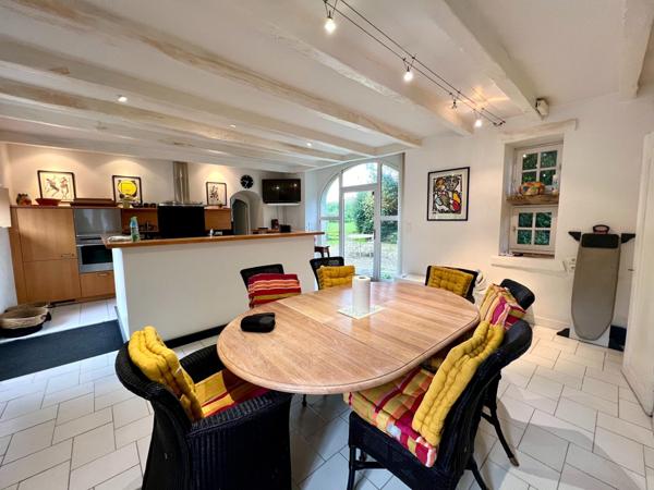 Propriété de plusieurs longères bretonnes