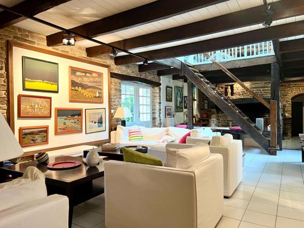 Propriété de plusieurs longères bretonnes