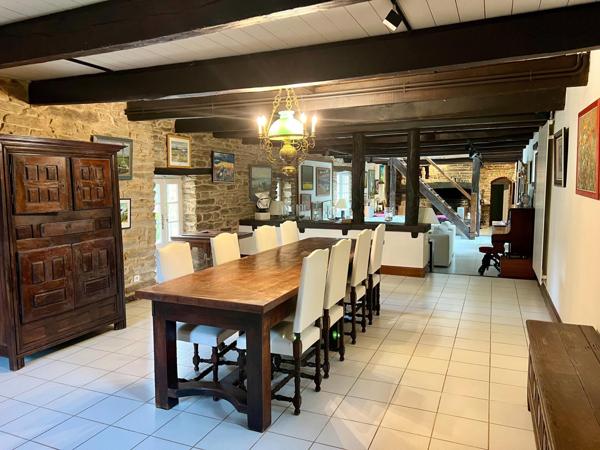 Propriété de plusieurs longères bretonnes