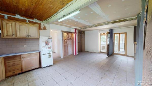 A 18 km de Tournus, ferme avec grandes dépendances