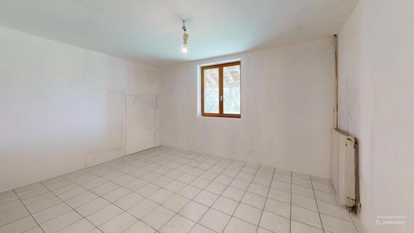 A 18 km de Tournus, ferme avec grandes dépendances