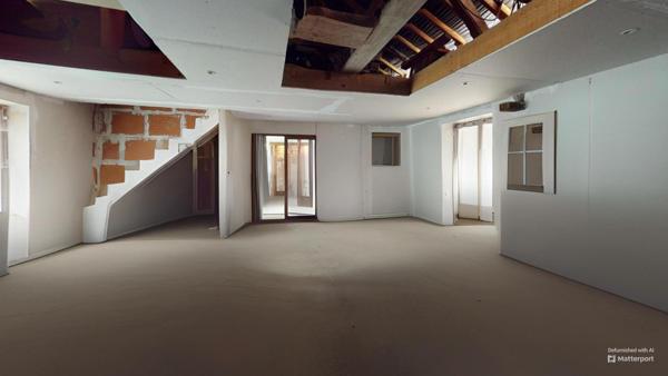 A 18 km de Tournus, ferme avec grandes dépendances