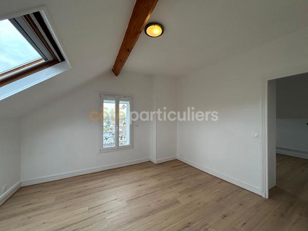 Vente
                Immeuble199 m² - 11 Pièces -
                    VILLENEUVE SAINT GEORGES (94190)